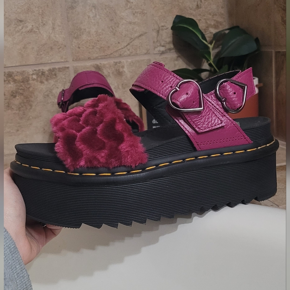Dr Martens Voss Quad fluffy heart sandals in Pink Milled Nappa Size 7 Like New